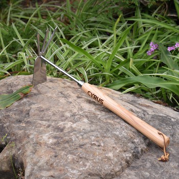 garden hoe with long handle garden hoe with long handle