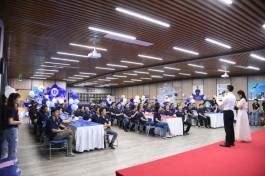 গন্ডারের প্রতিষ্ঠাতা তার উদ্যোক্তা এবং কর্মীদের তার জন্মদিন উদযাপনের ইতিহাস ব...